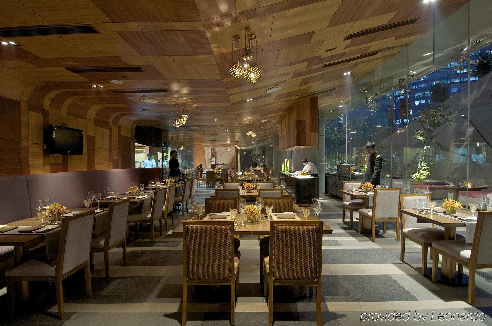 Vivanta Bengaluru, Whitefield Ресторан фото