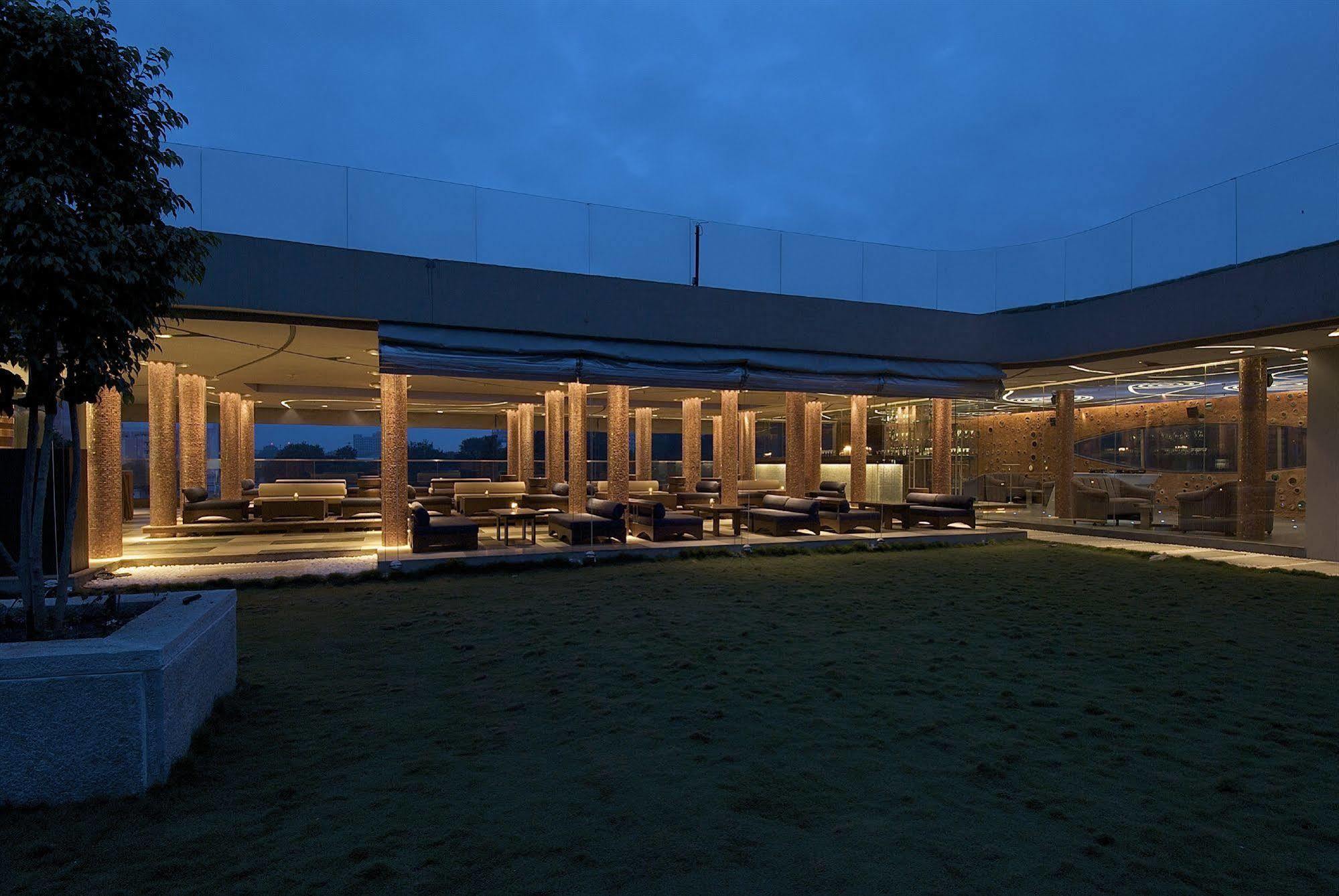 Vivanta Bengaluru, Whitefield Экстерьер фото